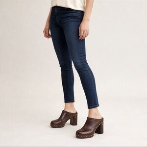 Stuart Weitzman Womens 8.5M Brown Croc Embossed Leather Mule Clogs